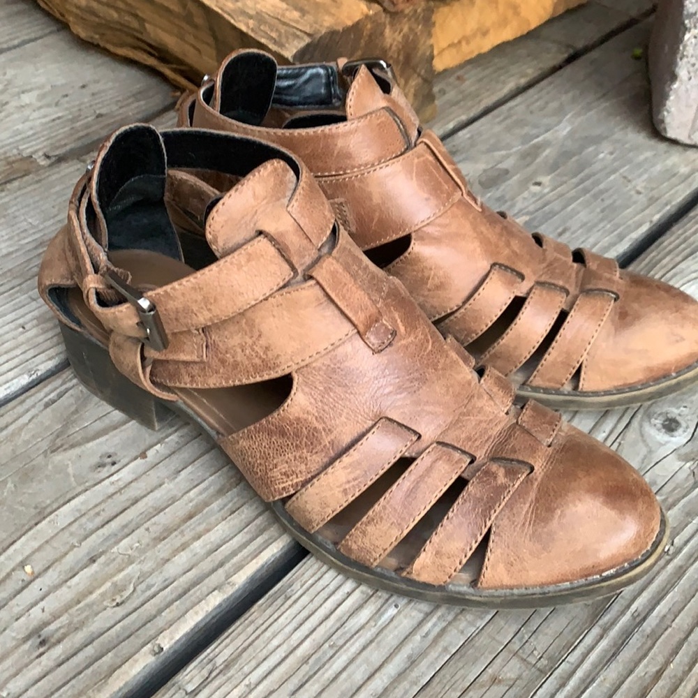 Treasure & Bond Brown Buckle Sandals! 7.5 So Comfy!